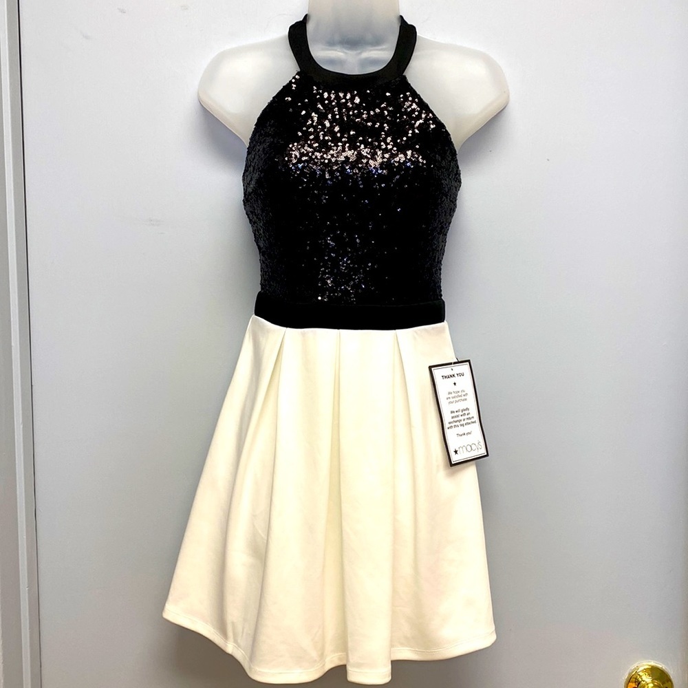B. DARLIN Women’s Dress